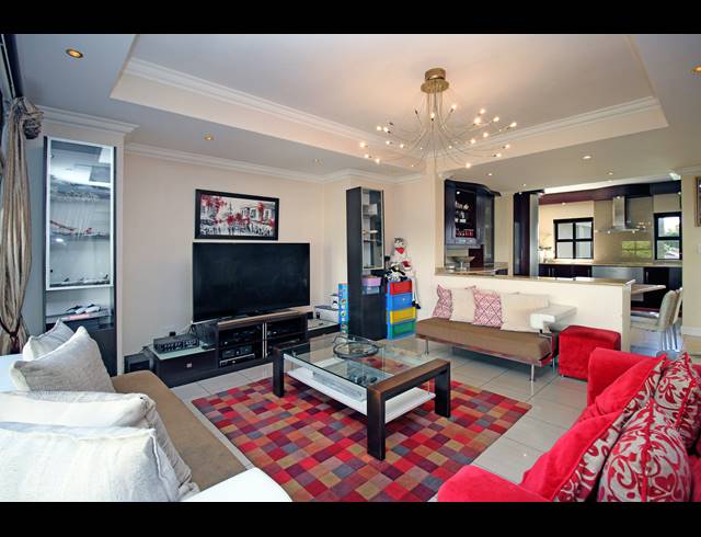 4 BEDROOM HOUSE FOR SALE IN HOUGHTON ESTATE